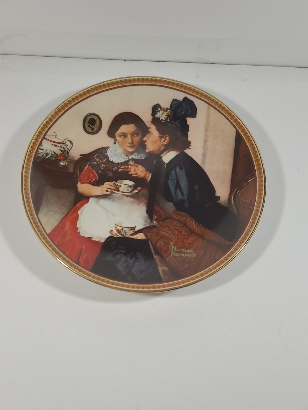 1983 Gossiping In The Alcove by Norman Rockwell Decorative Collector Plate #5478